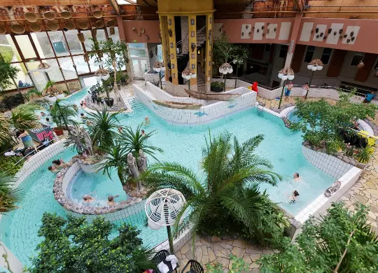 Auqa Mundo im Center Parcs Ferienpark Nordseeküste Auf Klassenfahrt mit HEROLÉ: Badespaß im Center Parcs Ferienpark Nordseeküste