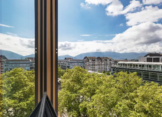 Auf Klassenfahrt mit HEROLÉ: Ausblick vom Meininger Hotel in Genf