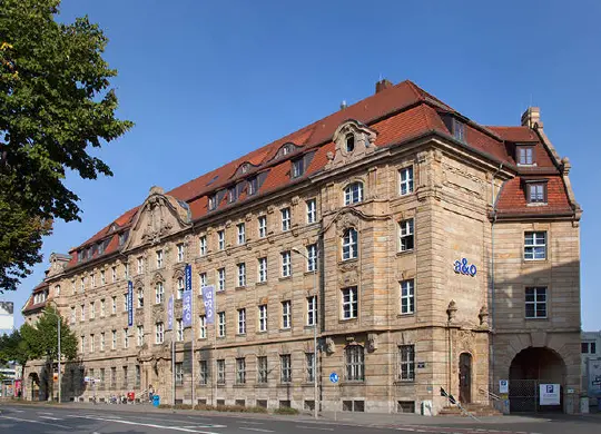 Auf Klassenfahrt mit HEROLÉ: Außenansicht des a&o Hostels Leipzig Hauptbahnhof