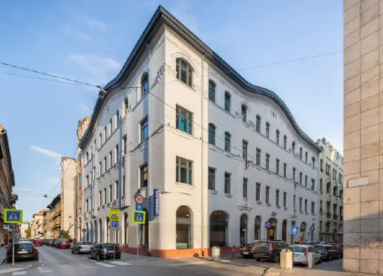 Auf Klassenfahrt mit HEROLÉ: Außensicht bei Tag des a&o Hostels Budapest City