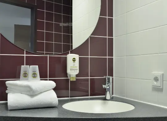 Auf Klassenfahrt mit HEROLÉ: Badezimmer im B&B Hotel Weimar