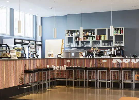 Bar im a&o Hostel Norrebro in Kopenhagen Auf Klassenfahrt mit HEROLÉ: Bar im a&o Hostel Norrebro in Kopenhagen