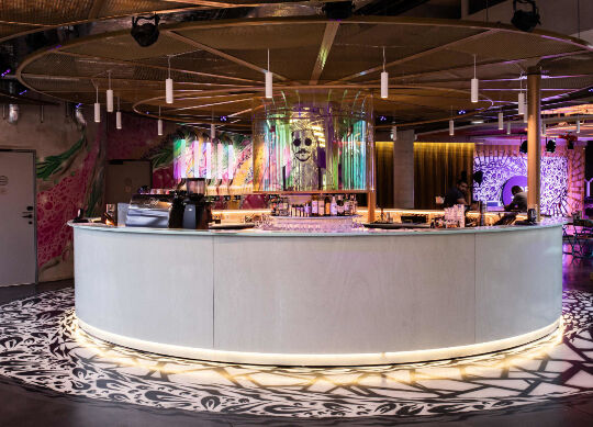 Barbereich im Jo&Joe Gentilly in Paris Auf Klassenfahrt mit HEROLÉ: Barbereich im Jo&Joe Gentilly in Paris