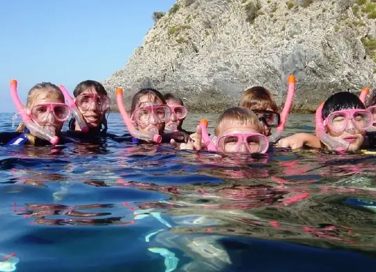 Beim Schnorcheln am Golf von Sorrent Auf Klassenfahrt mit HEROLÉ: Programm-Highlight Schnorcheln am Golf von Sorrent