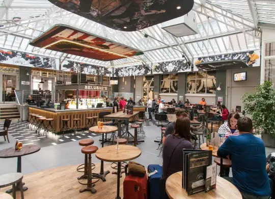 Auf Klassenfahrt mit HEROLÉ: Belushi`s in St. Christophers Inn Gare du Nord Paris