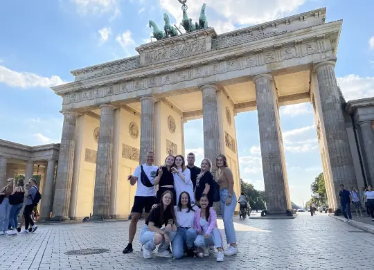 Auf Klassenfahrt mit HEROLÉ: Schüler:innen beim Englisch lernen in Berlin