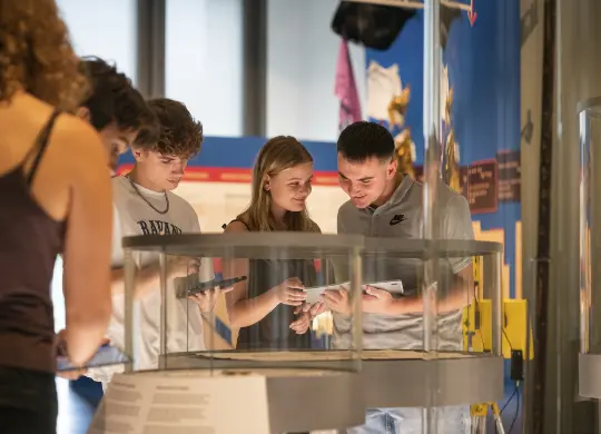 Auf Klassenfahrt mit HEROLÉ: Berlin - Workshop "Junge Stimmen aus Berlin" im Humboldtforum