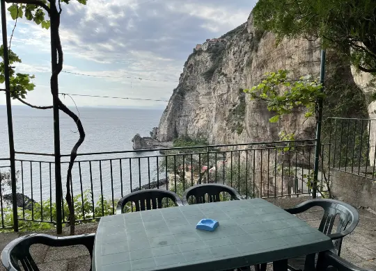 Auf Klassenfahrt mit HEROLÉ: Bleu Village Terrasse von Bungalow mit Meerblick