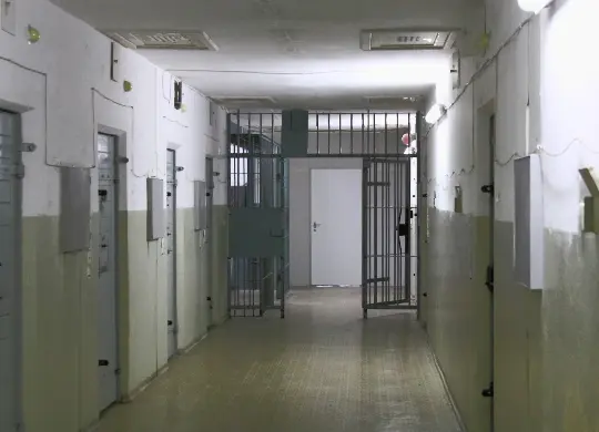 Auf Klassenfahrt mit HEROLÉ: Gefängnistrakt der Gedenkstätte Hohenschönhausen in Berlin.