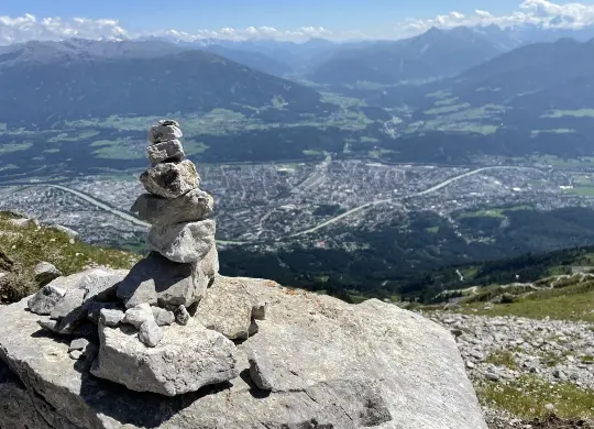 Auf Klassenfahrt mit HEROLÉ: Blick vom Hafelekar auf Innsbruck