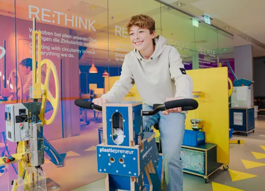 Auf Klassenfahrt mit HEROLÉ: In der BMW Welt München