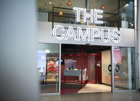 Auf Klassenfahrt mit HEROLÉ: In der BMW Welt München