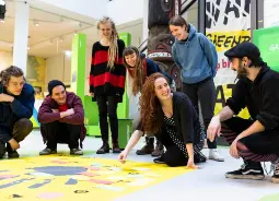 Auf Klassenfahrt mit HEROLÉ: BNE Besuch Greenpeace- Ausstellung Hamburg