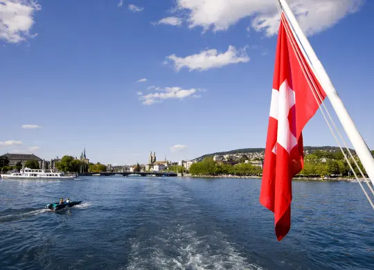 Auf Klassenfahrt mit HEROLÉ: Bootsfahrt in Zürich