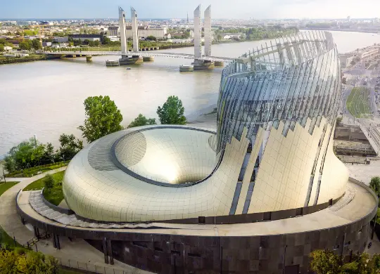 Auf Klassenfahrt mit HEROLÉ: La Cité du Vin in Bordeaux