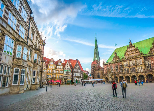 Klassenfahrten Bremen - Alter Bremer Marktplatz Klassenfahrten Bremen - Alter Bremer Marktplatz im Zentrum der Hansestadt mit Blick auf berühmte Rathsgebäude