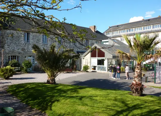 Auf Klassenfahrt mit HEROLÉ: Centre Patrick Varangot in der Bretagne.