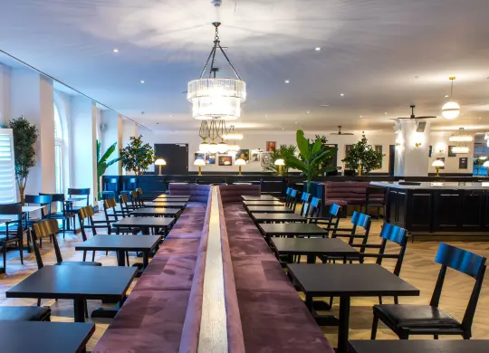 Auf Klassenfahrt mit HEROLÉ: Speiseraum im a&o Brussel Centrum