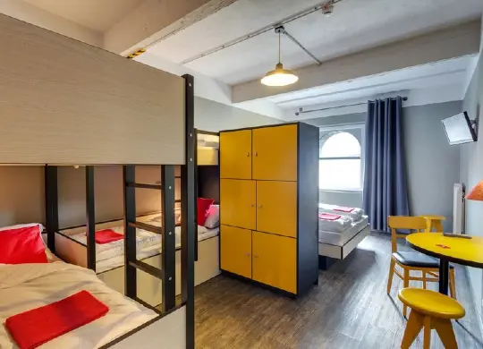 Auf Klassenfahrt mit HEROLÉ: Meininger Hotel in Brüssel.