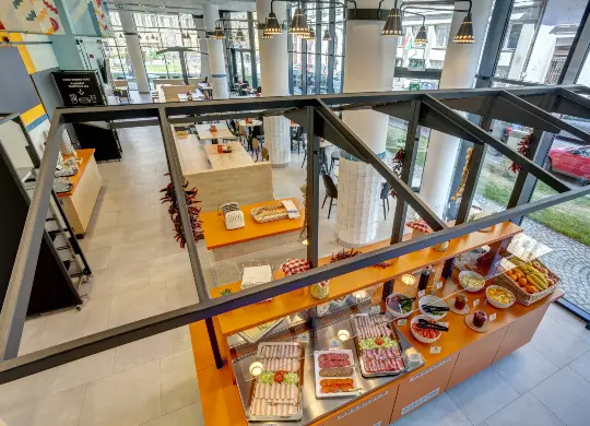 Auf Klassenfahrt mit HEROLÉ: Frühstücksbuffet im Meininger Hotel in Budapest