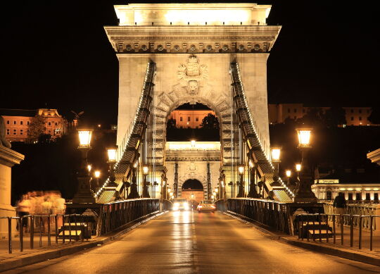 Kettenbücke in Budapest  Auf Klassenfahrt mit HEROLÉ: Kettenbücke in Budapest.