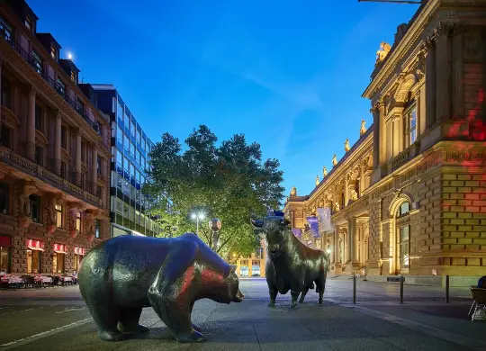 Auf Klassenfahrt mit HEROLÉ: Bulle und Bär in Frankfurt