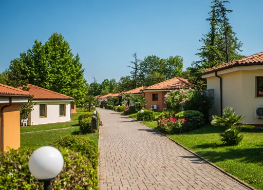 Auf Klassenfahrt mit HEROLÉ: Bungalows in der Ferienanlage Bella Italia am Gardasee