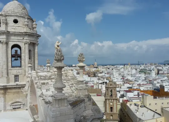 Auf Klassenfahrt mit HEROLÉ: Cadiz - Blick von oben auf die Stadt