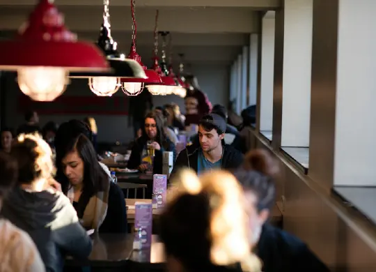 Auf Klassenfahrt mit HEROLÉ: Clink Noord Frühstücksraum in Amsterdam.