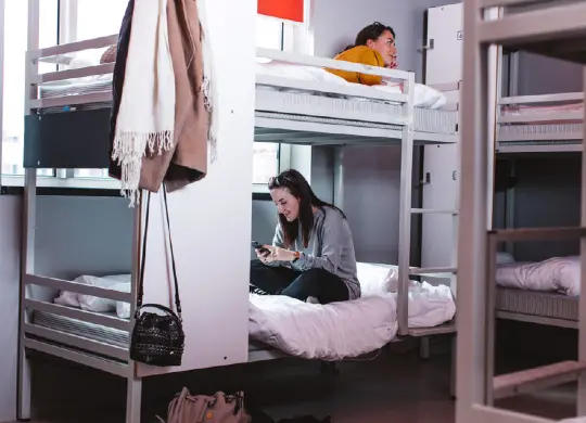 Auf Klassenfahrt mit HEROLÉ: Clink Noord Zimmer in Amsterdam.