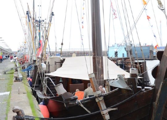 Altes Schiff in Cuxhaven Auf Klassenfahrt mit HEROLÉ: Altes Schiff in Cuxhaven.