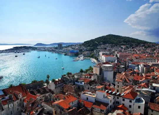 Auf Klassenfahrt mit HEROLÉ: Bucht von Split in Dalmatien.