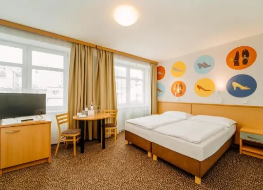 Auf Klassenfahrt mit HEROLÉ: Doppelzimmer im 4-Sterne-Hotel Colorfactory (EX Extol Inn)