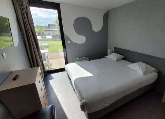 Doppelzimmer im Gold Beach Hotel Asnelles in der Normandie Auf Klassenfahrt mit HEROLÉ: Doppelzimmer im Gold Beach Hotel Asnelles in der Normandie