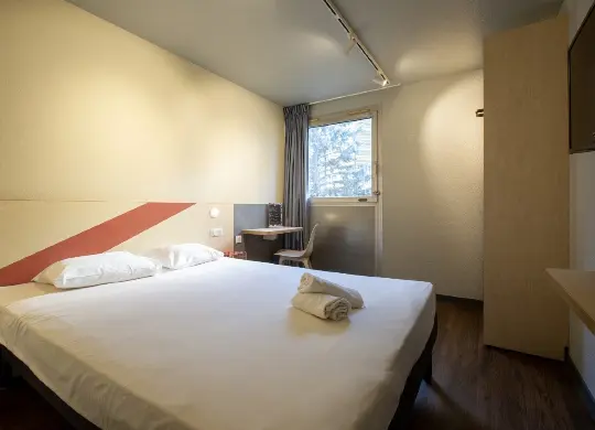 Auf Klassenfahrt mit HEROLÉ: Doppelzimmer im ibis budget Avignon in der Provence