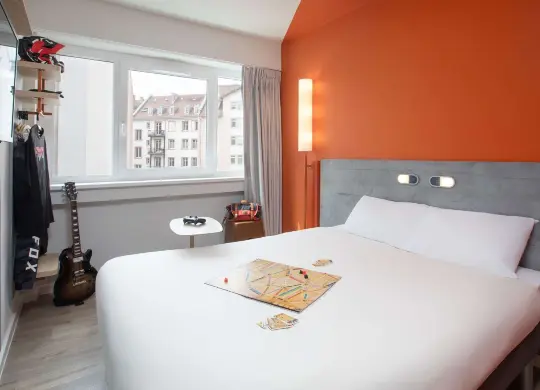 Auf Klassenfahrt mit HEROLÉ: Doppelzimmer im Ibis Budget Strasbourg Centre Republique in Straßburg