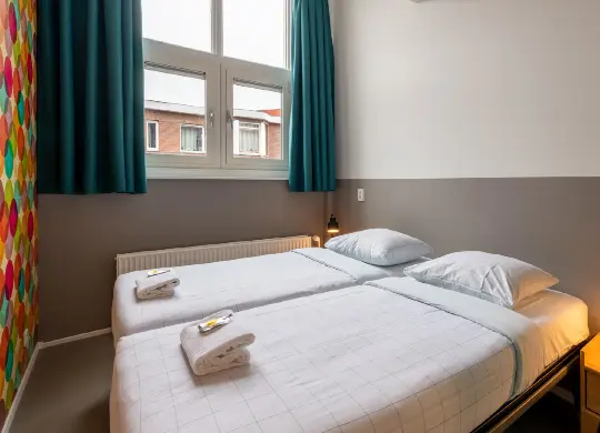 Doppelzimmer für die Begleitpersonen im Stayokay Hostel Den Haag Auf Klassenfahrt mit HEROLÉ: Doppelzimmer für die Begleitpersonen im Stayokay Hostel Den Haag