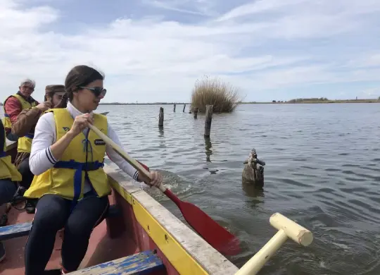 Auf Klassenfahrt mit HEROLÉ: Drachenbootfahrt auf dem Massaciuccolisee in der Toskana