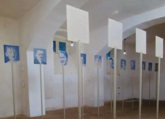 Auf Klassenfahrt mit HEROLÉ: Dauerausstellung in der Gedenkstätte Pirna-Sonnenstein bei Dresden