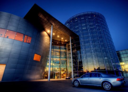 Gläserne Manufaktur in Dresden  Auf Klassenfahrt mit HEROLÉ: Gläserne Manufaktur in Dresden.