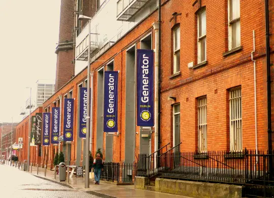 Generator in Dublin Auf Klassenfahrt mit HEROLÉ: Generator in Dublin.