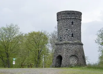 Aussichtsturm in der Eifel Auf Klassenfahrt mit HEROLÉ: Aussichtsturm in der Eifel.