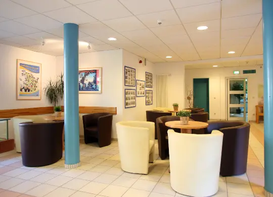 Eingangshalle der Jugendherberge Stade / Nordsee Auf Klassenfahrt mit HEROLÉ: Eingangshalle der Jugendherberge Stade / Nordsee