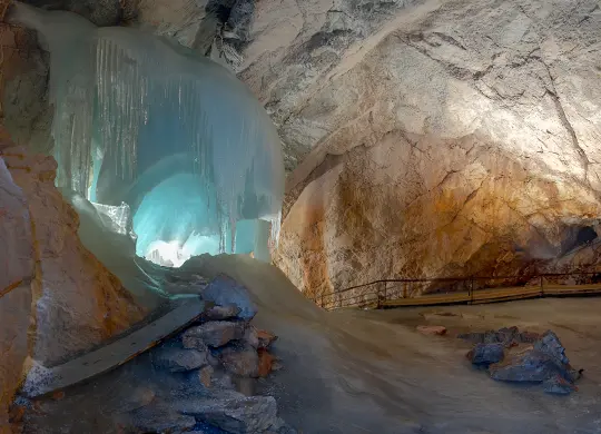 Auf Klassenfahrt mit HEROLÉ: Eisriesenwelt Werfen im Salzburger Land