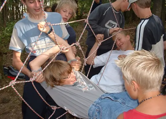 Auf Klassenfahrt mit HEROLÉ: Kinder beim erlebnispädagogischen Programm in Limburg