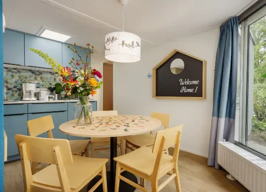 Auf Klassenfahrt mit HEROLÉ: Küchen- und Essbereich im Ferienhaus im Center Parcs De Eemhof