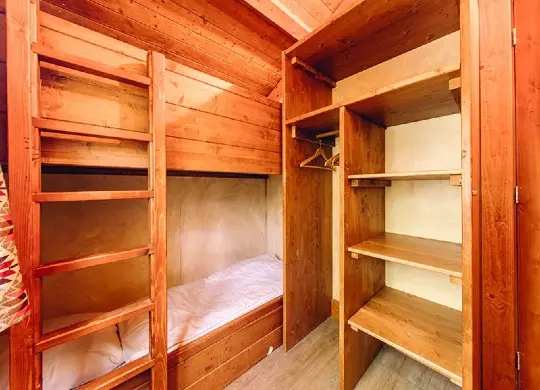 Auf Klassenfahrt mit HEROLÉ: Etagenbetten im Ferienhaus Cowboy/Hacienda im Ferienpark Slagharen bei Zwolle