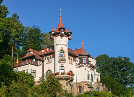 Felsengrund & Friedensburg Rathen in der Sächsische Schweiz Auf Klassenfahrt mit HEROLÉ: Felsengrund & Friedensburg Rathen in der Sächsische Schweiz.