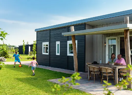 Auf Klassenfahrt mit HEROLÉ: Racoon Lodge (Premium) im Ferienpark Slagharen