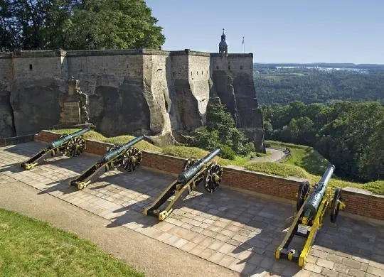 Auf Klassenfahrt mit HEROLÉ: Genießen Sie auch den einzigartigen Blick von der Festung Königsstein auf die Umgebung in der Sächsischen Schweiz
